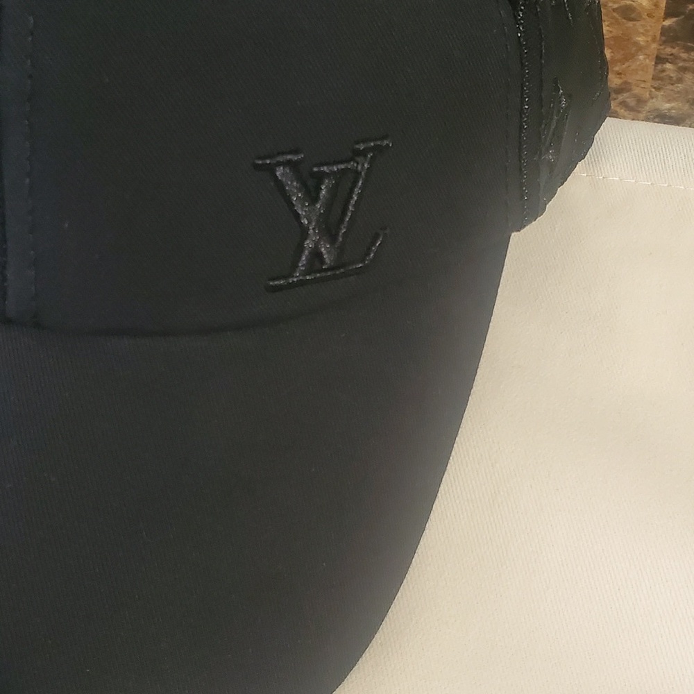 Hat - Picture 3 of 7